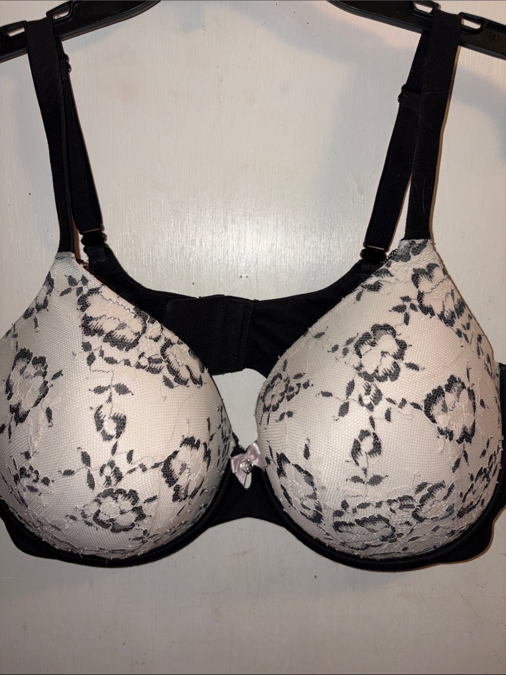 BODY by VICTORIA VS Black & White Lace Lined Perfect Coverage Bra 40DD